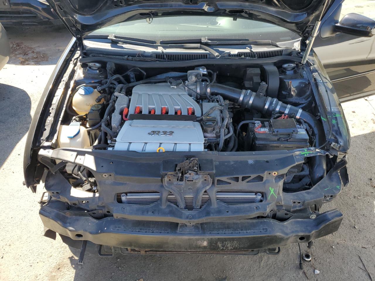 2004 Volkswagen R32 VIN: WVWKG61J44D130098 Lot: 84397785