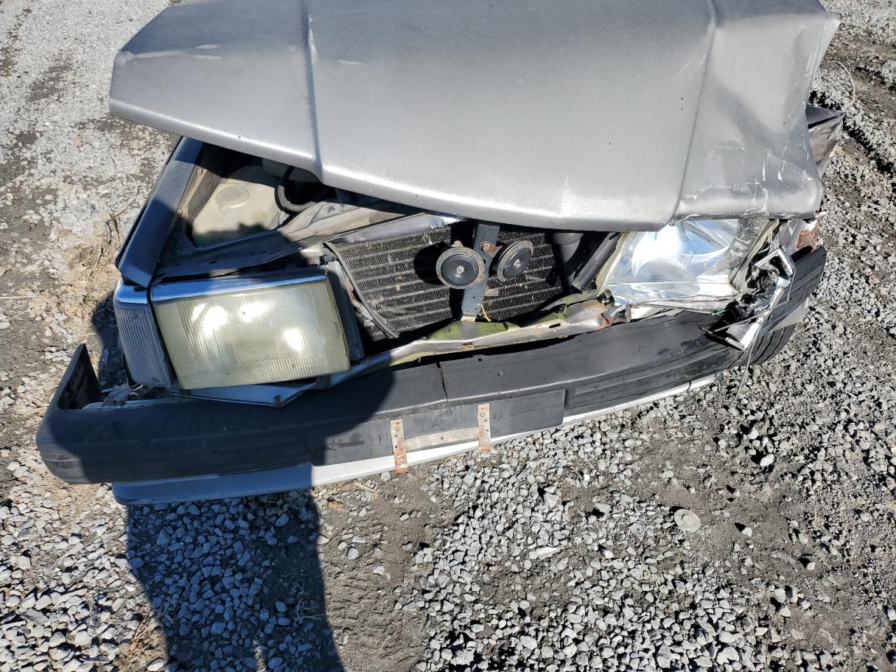 1990 Volvo 240 Base VIN: YV1AA885XL1866653 Lot: 85832325