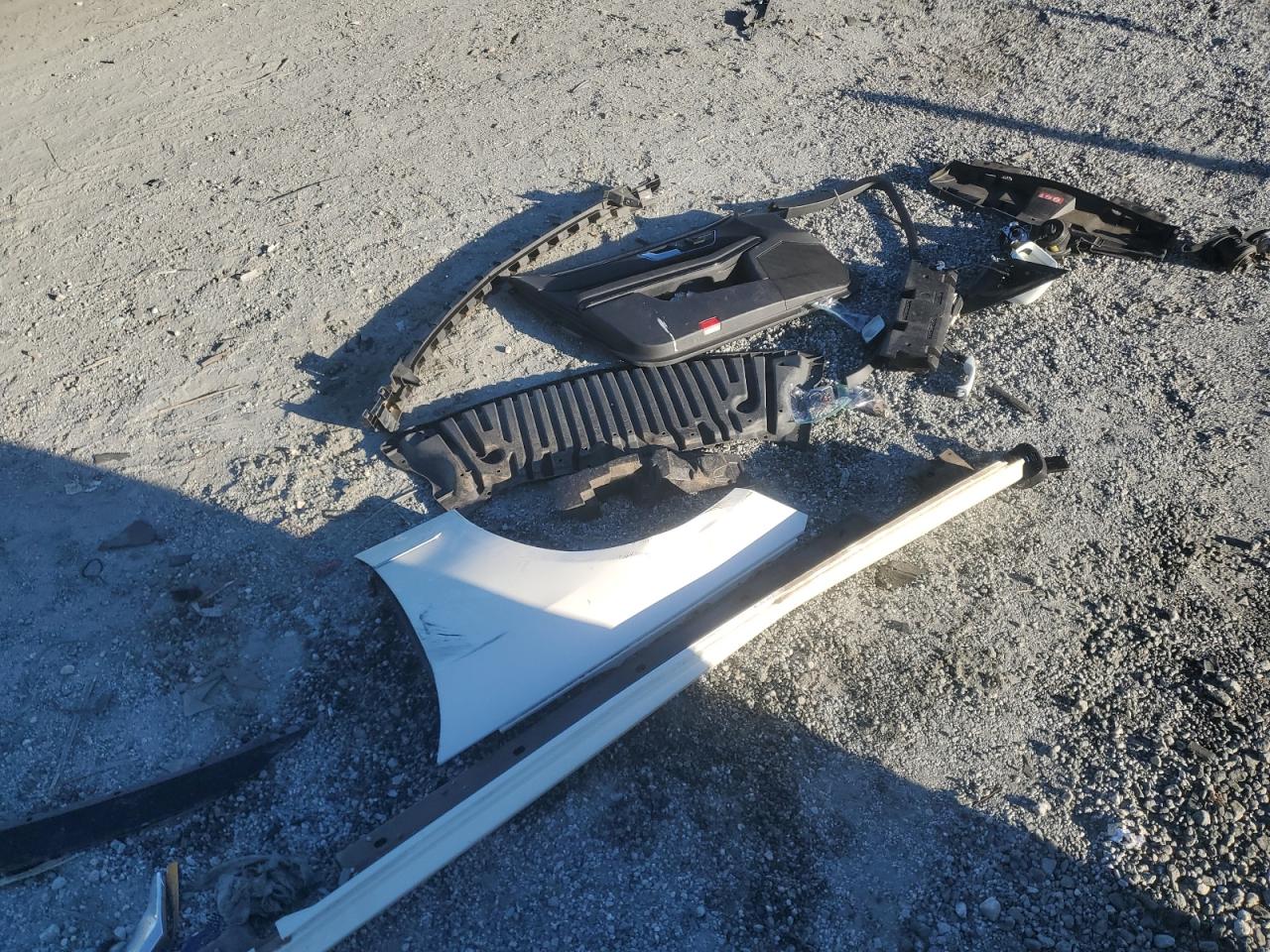 2010 Mercedes-Benz E 350 VIN: WDDHF5GBXAA028332 Lot: 82383785