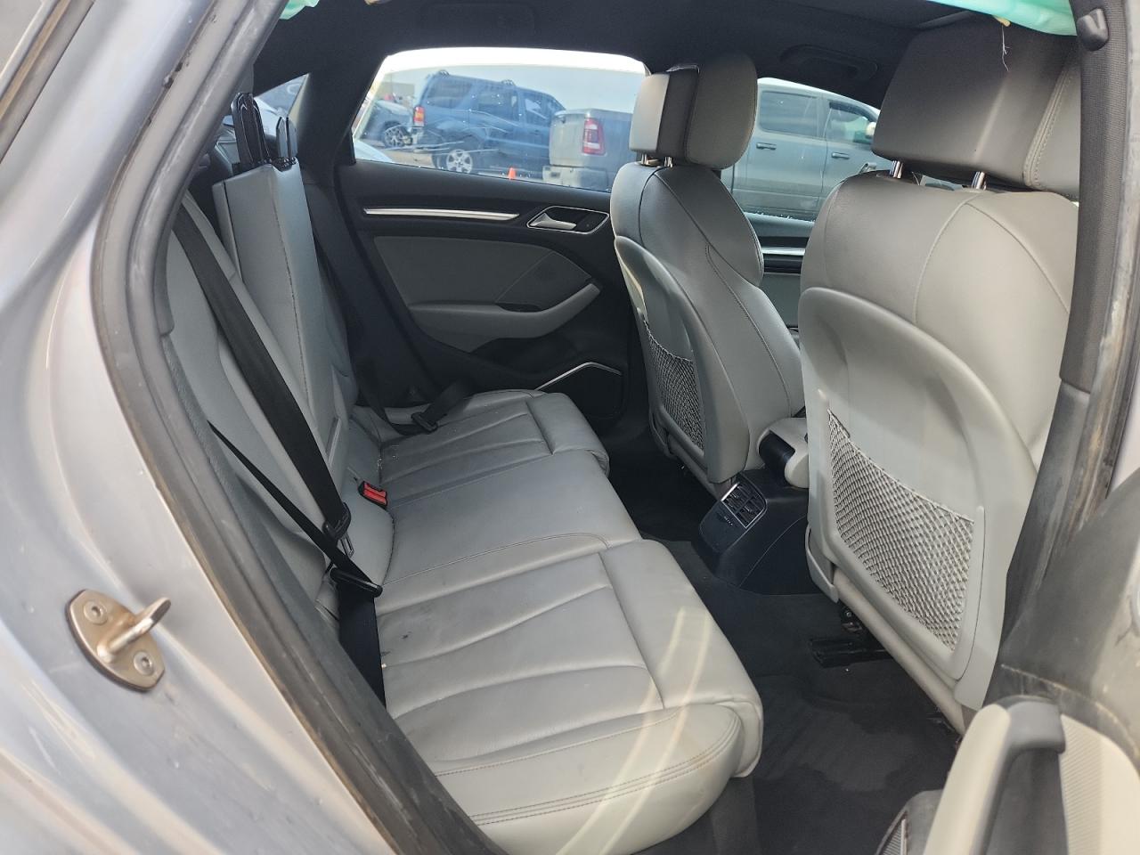 2018 Audi A3 Premium Plus VIN: WAUJ8GFF1J1023345 Lot: 82338055