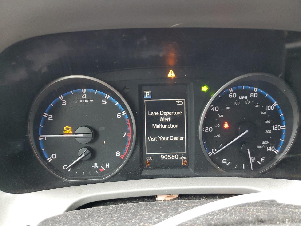 2018 Toyota Rav4 Le VIN: 2T3ZFREV8JW425025 Lot: 85893655