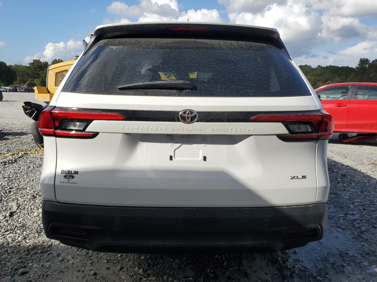 2024 Toyota Grand Highlander Xle VIN: 5TDAAAA59RS000882 Lot: 85260925