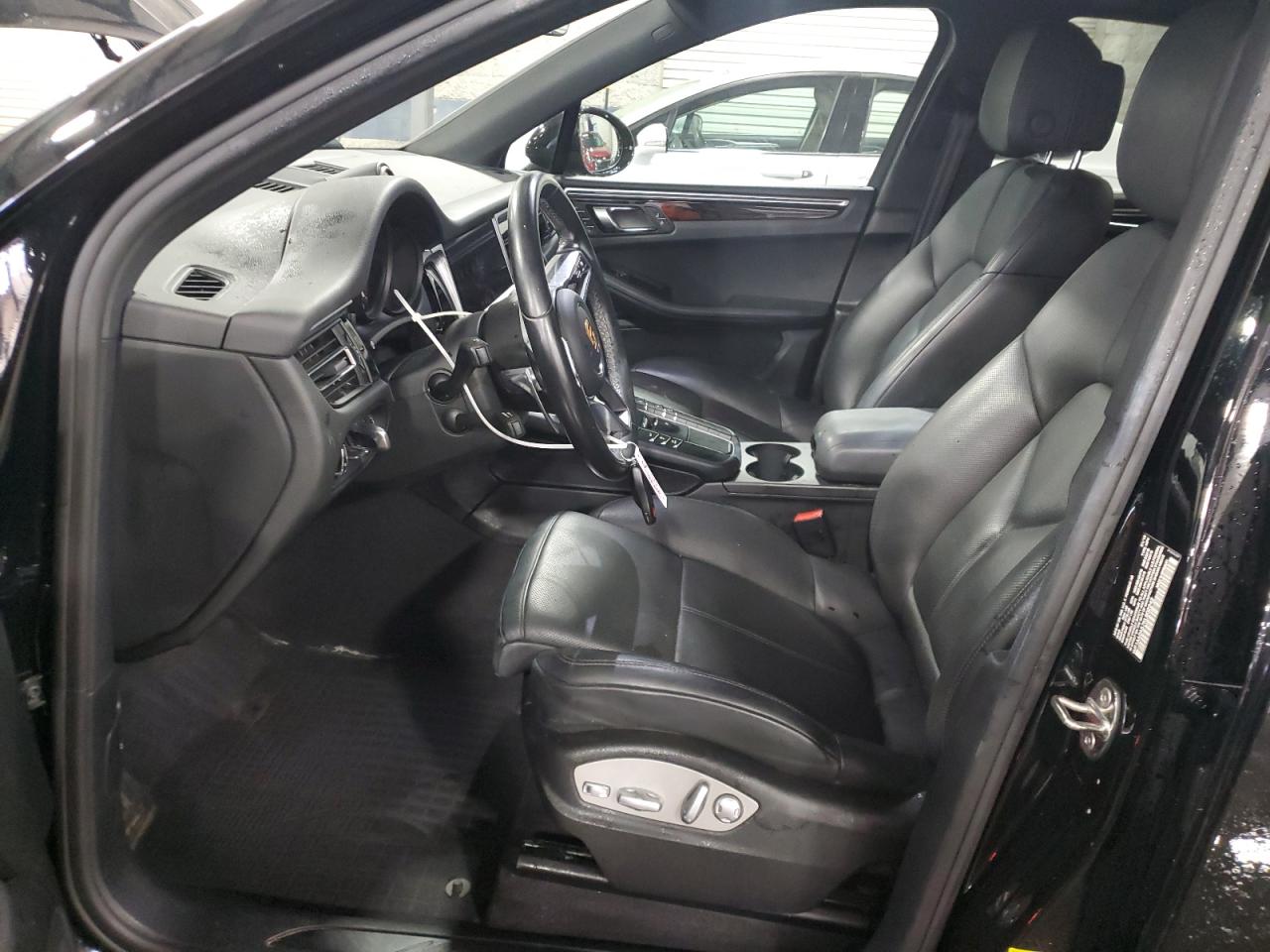 2019 Porsche Macan VIN: WP1AA2A57KLB02242 Lot: 85597375