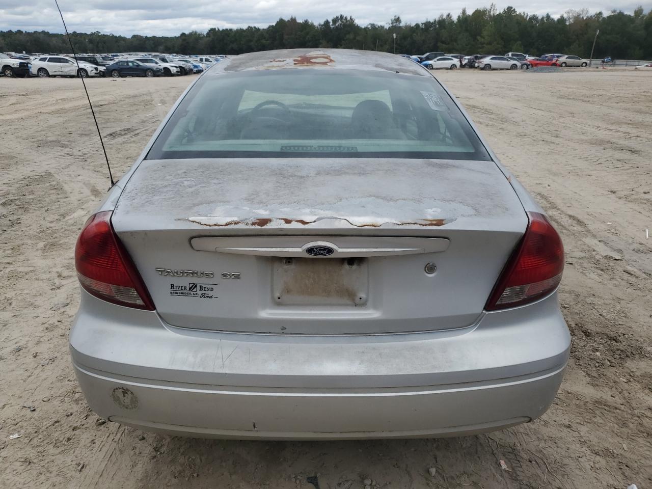 2005 Ford Taurus Se VIN: 1FAFP53235A156671 Lot: 90821345