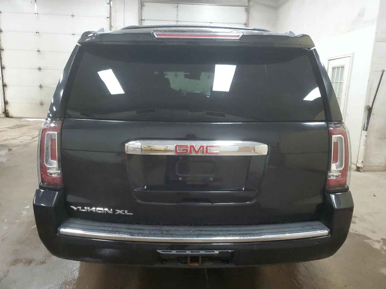 2017 GMC Yukon Xl Denali VIN: 1GKS2HKJXHR207482 Lot: 85758305