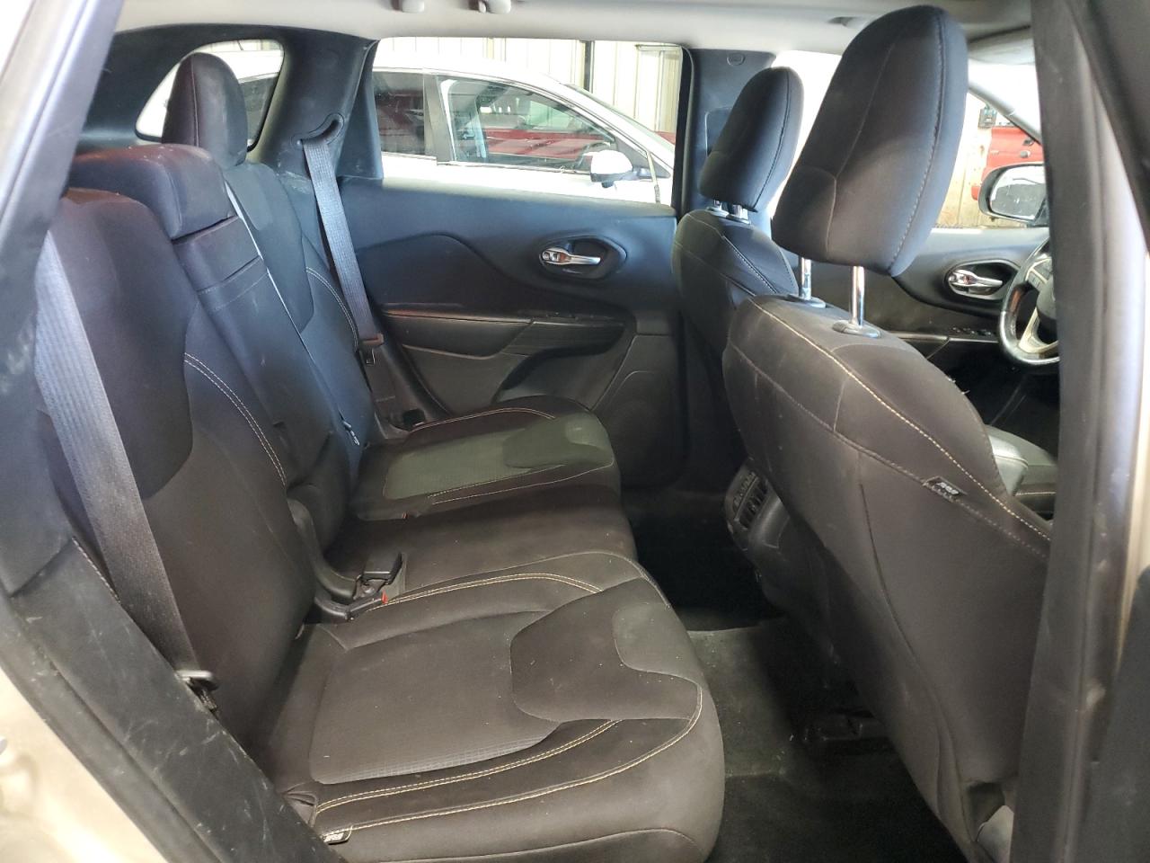 2015 Jeep Cherokee Latitude VIN: 1C4PJMCS1FW601536 Lot: 86132695