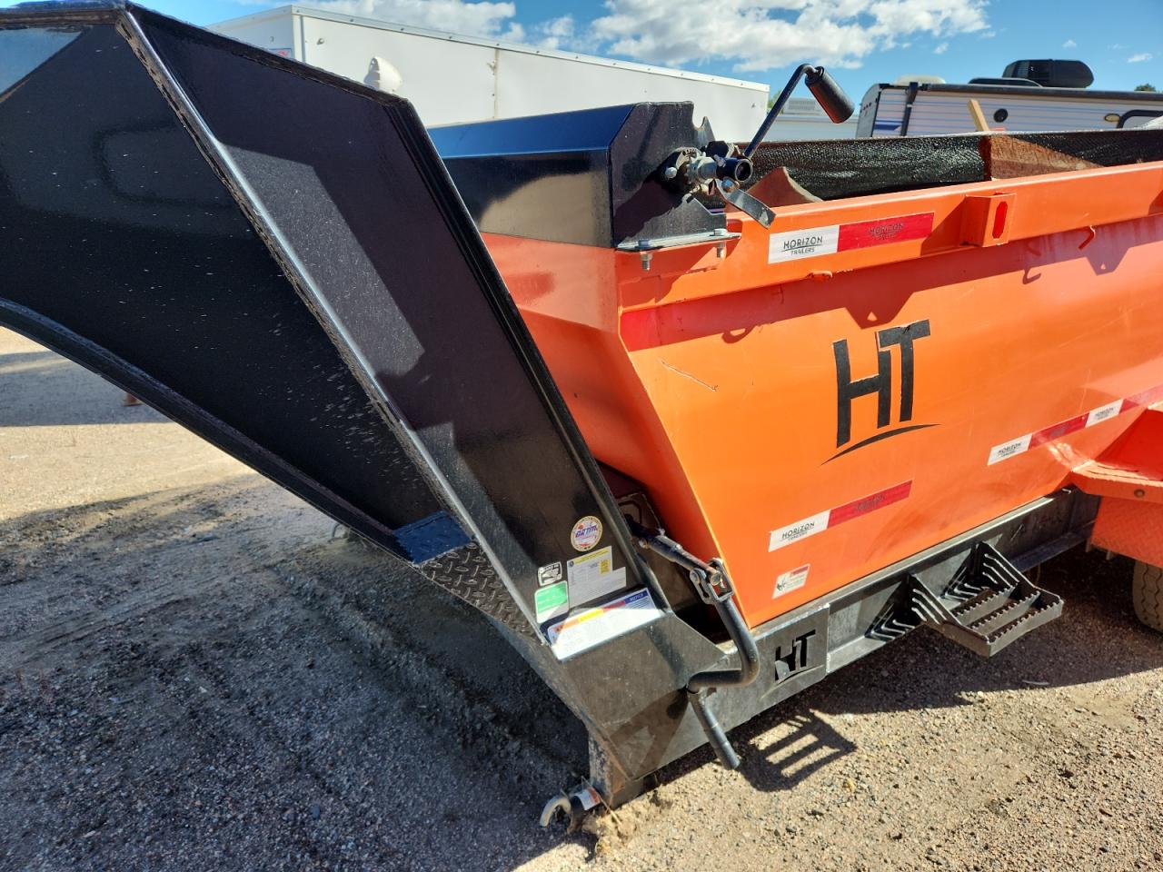 2023 Horizon Hz7Gn-3 Dump Trailer VIN: 3H7GD142XPR001074 Lot: 87105195