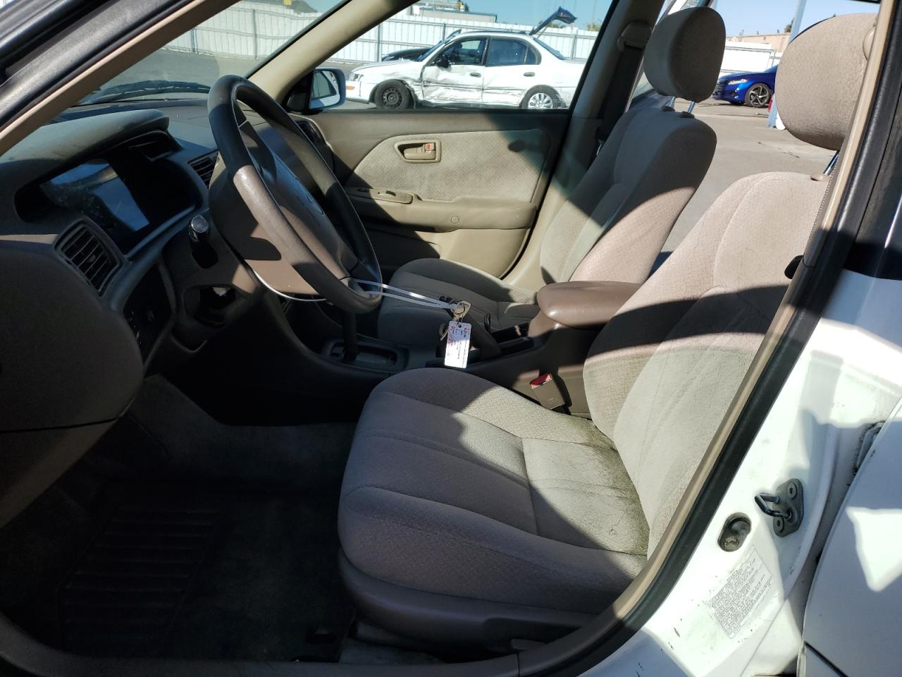 2000 Toyota Camry Ce VIN: JT2BG22K8Y0418325 Lot: 82253695