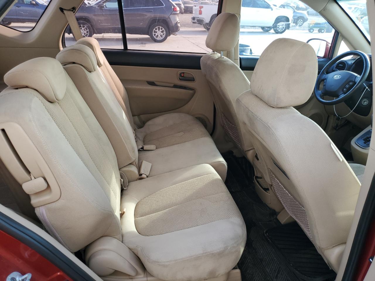 2008 Kia Rondo Lx VIN: KNAFG526X87128797 Lot: 82712585