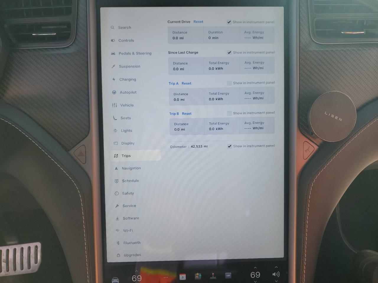 2018 Tesla Model X VIN: 5YJXCBE43JF126966 Lot: 85495395