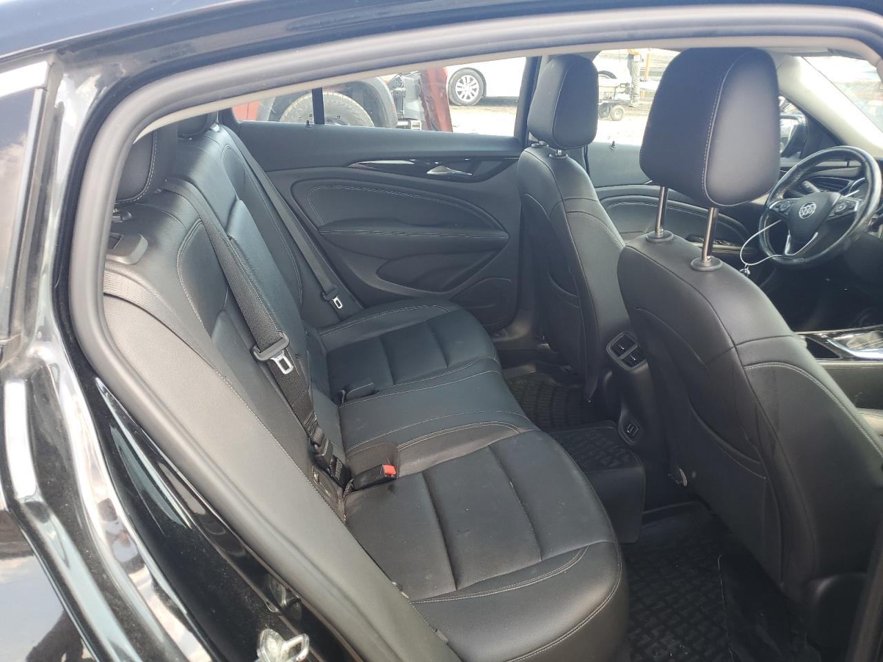 2018 Buick Regal Essence VIN: W04GP6SX4J1120722 Lot: 84937935