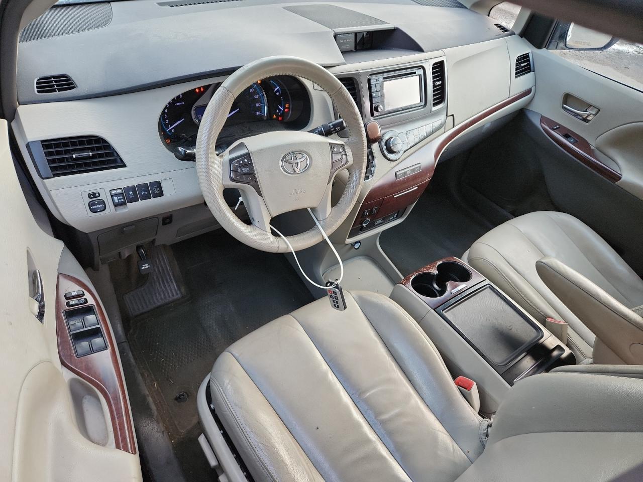 2013 Toyota Sienna Xle VIN: 5TDYK3DC4DS405008 Lot: 84194585