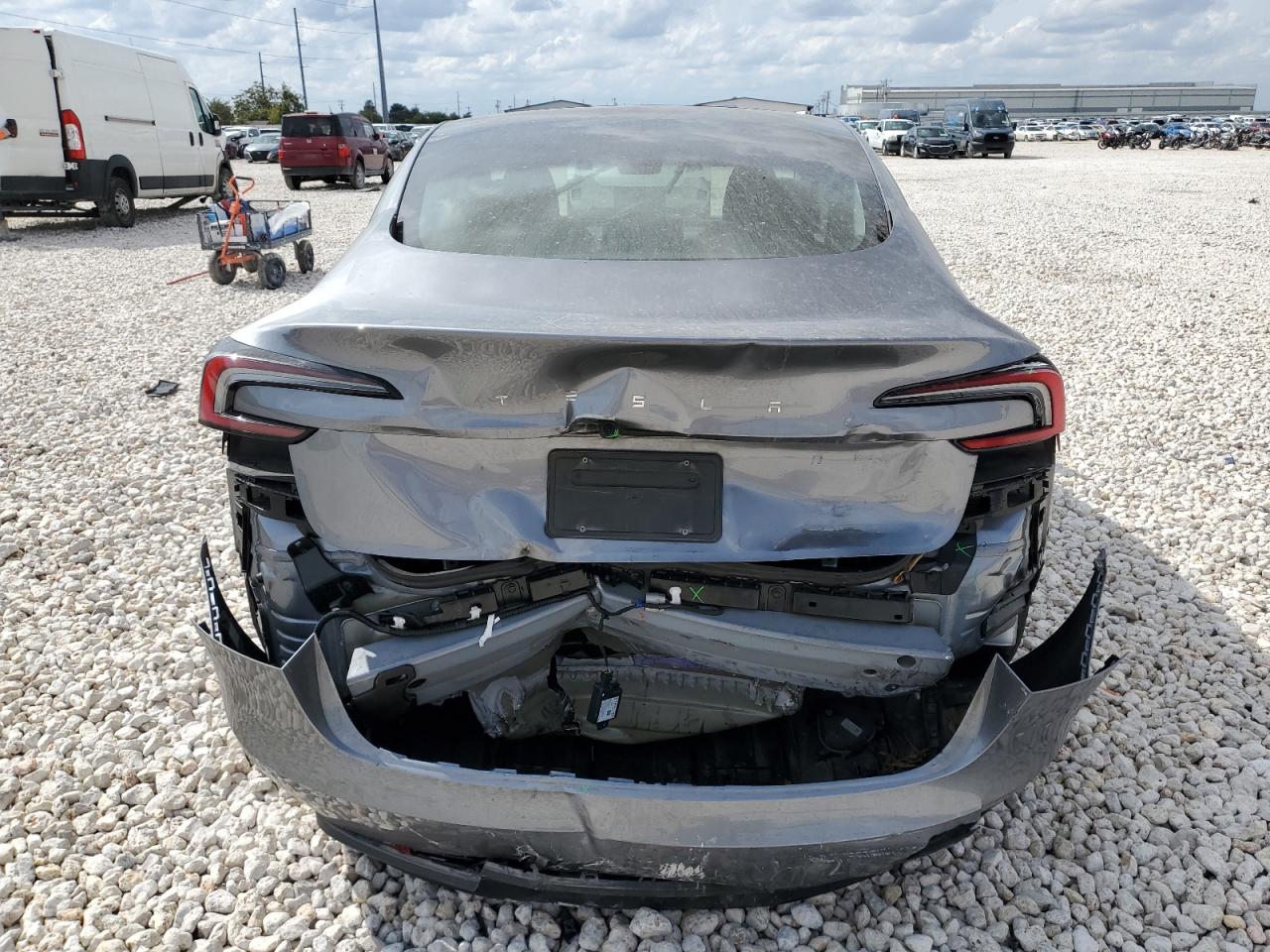 2024 Tesla Model 3 VIN: 5YJ3E1EA2RF853570 Lot: 82768695