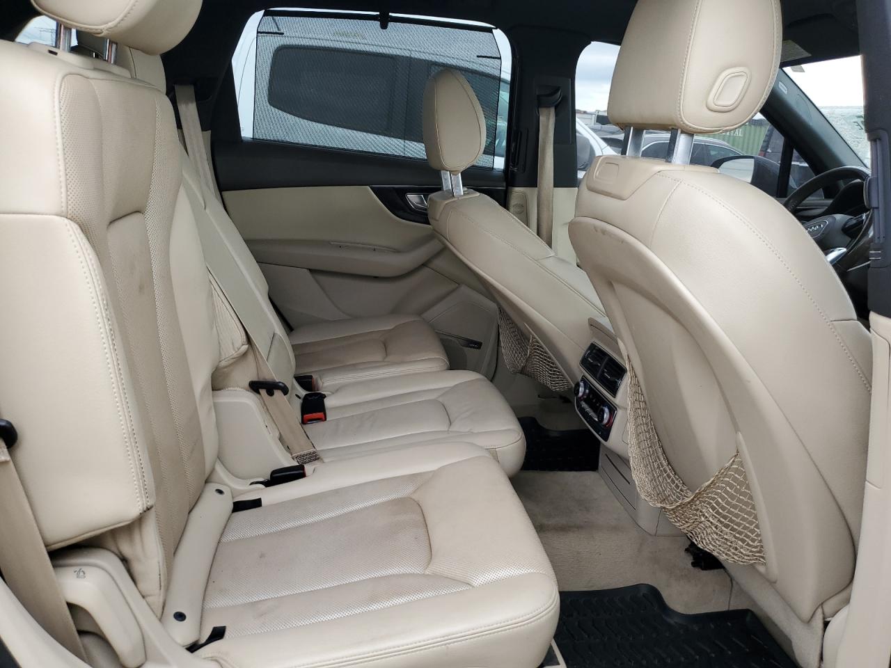 2017 Audi Q7 Premium Plus VIN: WA1LAAF78HD033427 Lot: 82260265