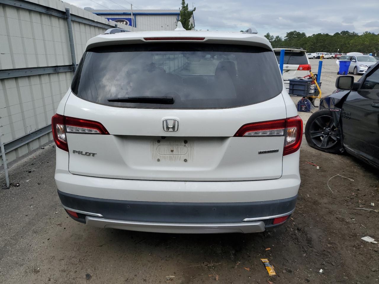 2022 Honda Pilot Touring VIN: 5FNYF5H64NB003998 Lot: 82384215