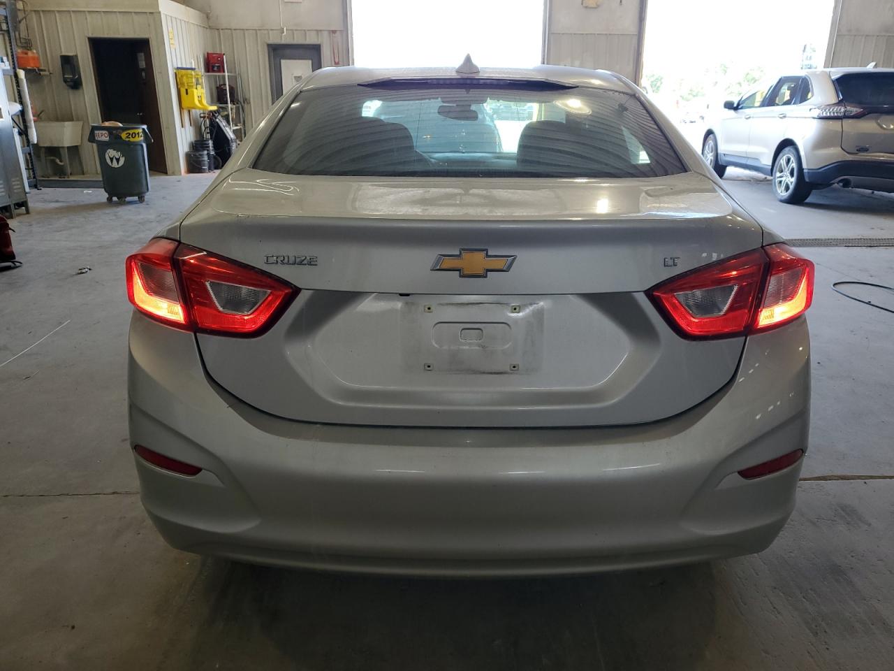 2019 Chevrolet Cruze Lt VIN: 1G1BE5SM7K7144963 Lot: 82355835