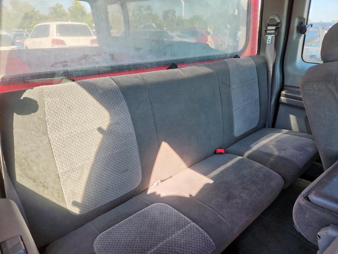 2002 Ford F250 Super Duty VIN: 1FTNX21L02ED15828 Lot: 82315685