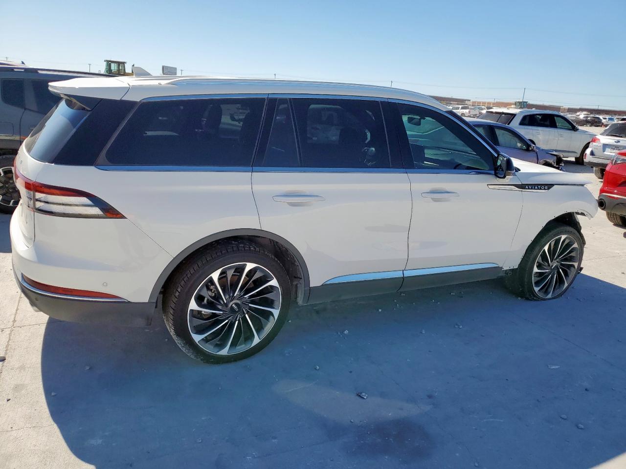 2023 Lincoln Aviator Reserve white null gas 5LM5J7XC3PGL09368 photo #4