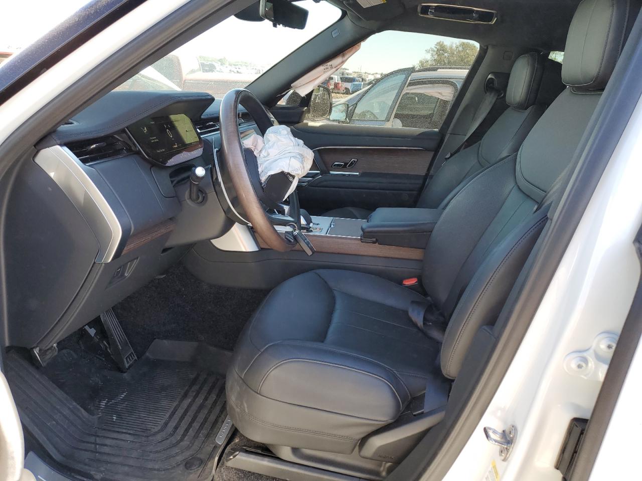 2025 Land Rover Range Rover Se VIN: SALKPBE98SA265083 Lot: 90927025