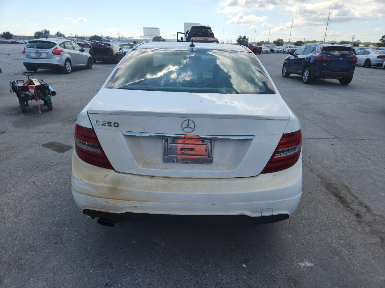 2014 Mercedes-Benz C 250 VIN: WDDGF4HB4ER302877 Lot: 82401525