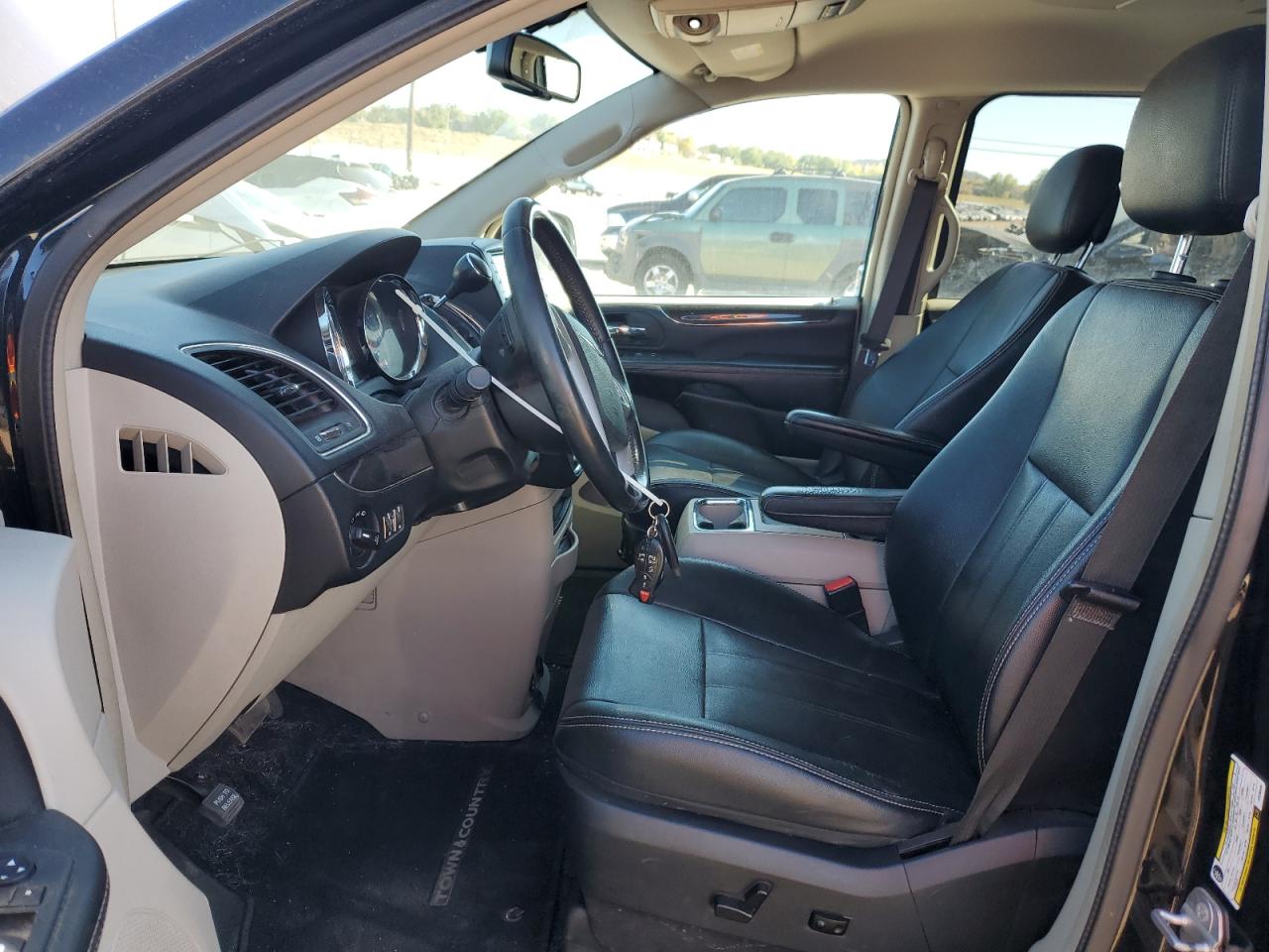 2016 Chrysler Town & Country Touring VIN: 2C4RC1BG7GR293586 Lot: 82755625