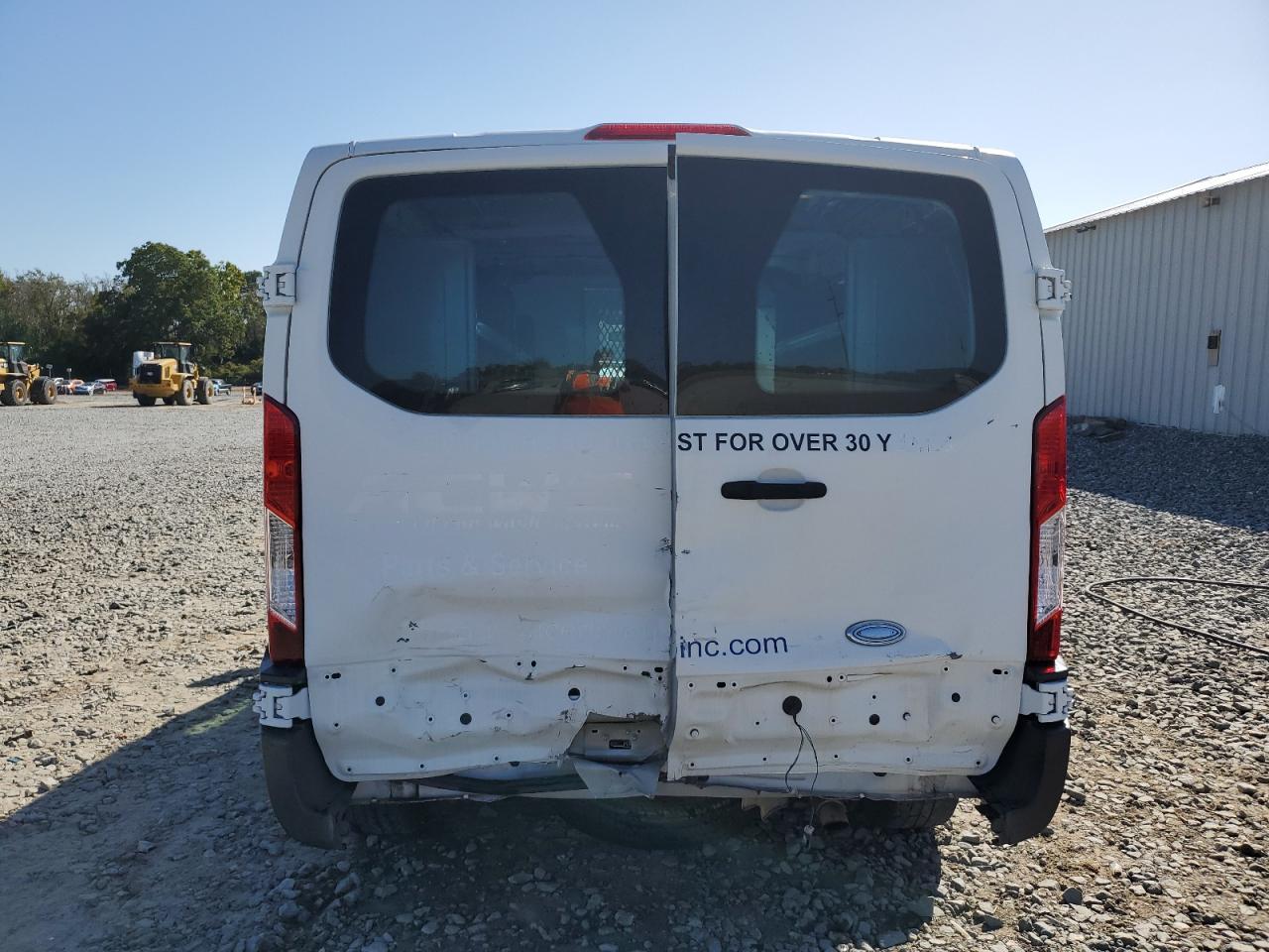 2015 Ford Transit Cargo Van T- VIN: 1FTNR1ZM3FKA56132 Lot: 84719995