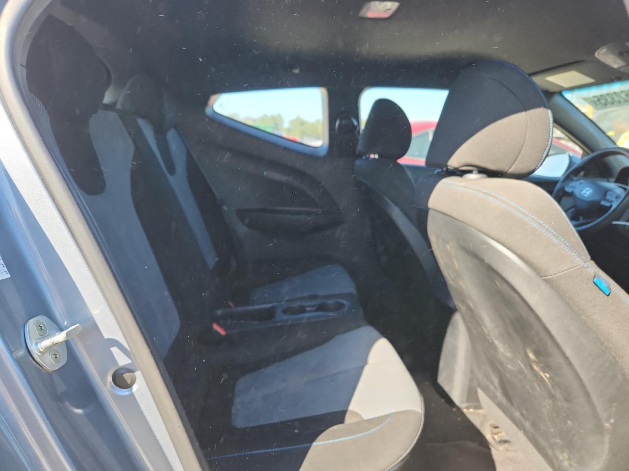 2019 Hyundai Veloster Base VIN: KMHTG6AF2KU009143 Lot: 81862335