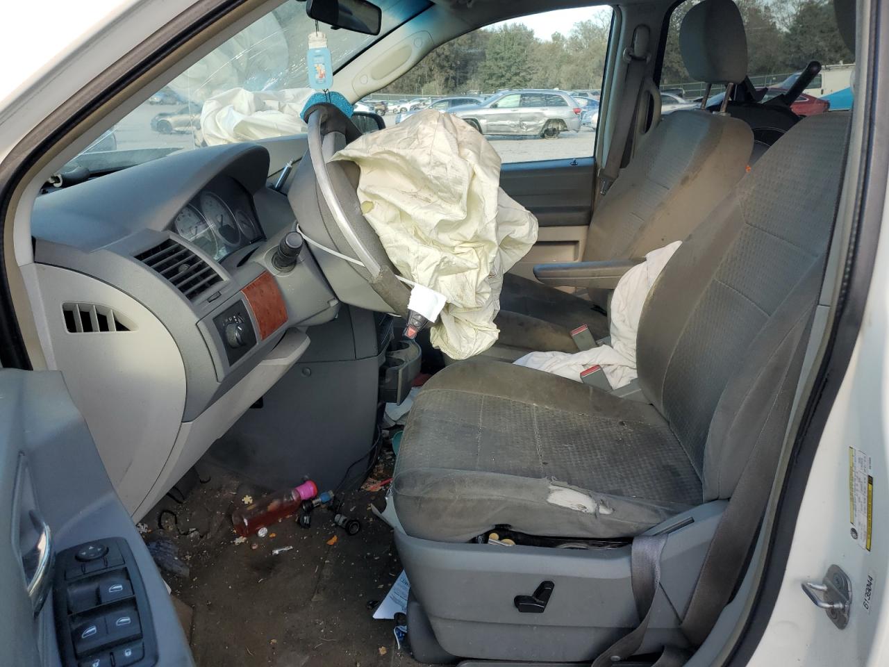 2008 Chrysler Town & Country Lx VIN: 2A8HR44H28R726808 Lot: 89849475