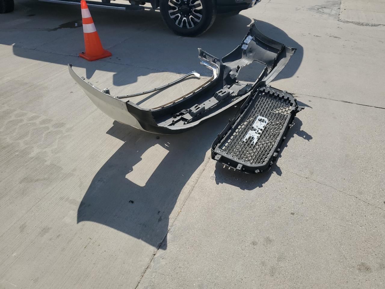 2015 GMC Yukon Xl Denali VIN: 1GKS1JKJ9FR741211 Lot: 87225015