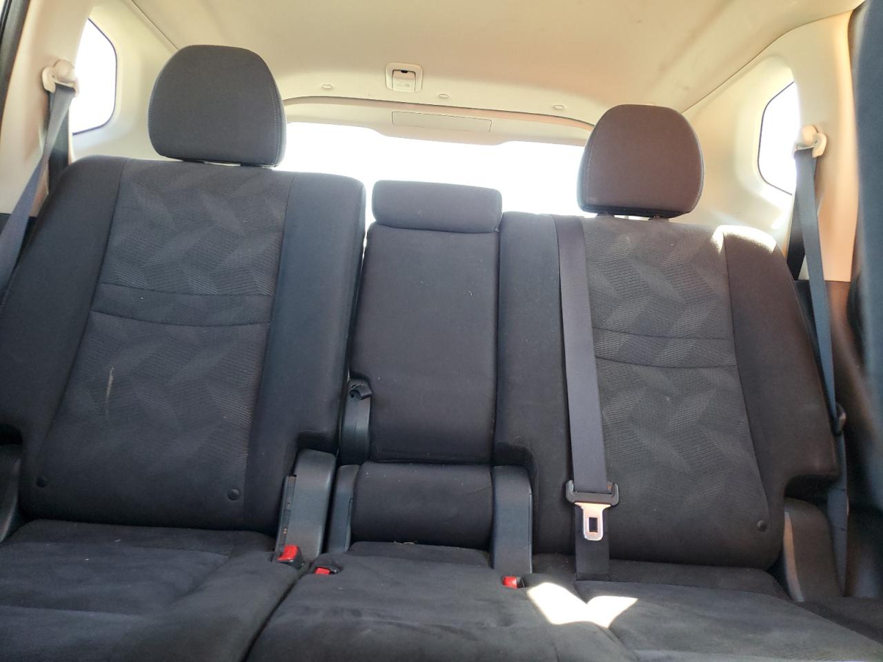 2015 Nissan Rogue S VIN: KNMAT2MT4FP510184 Lot: 82353885