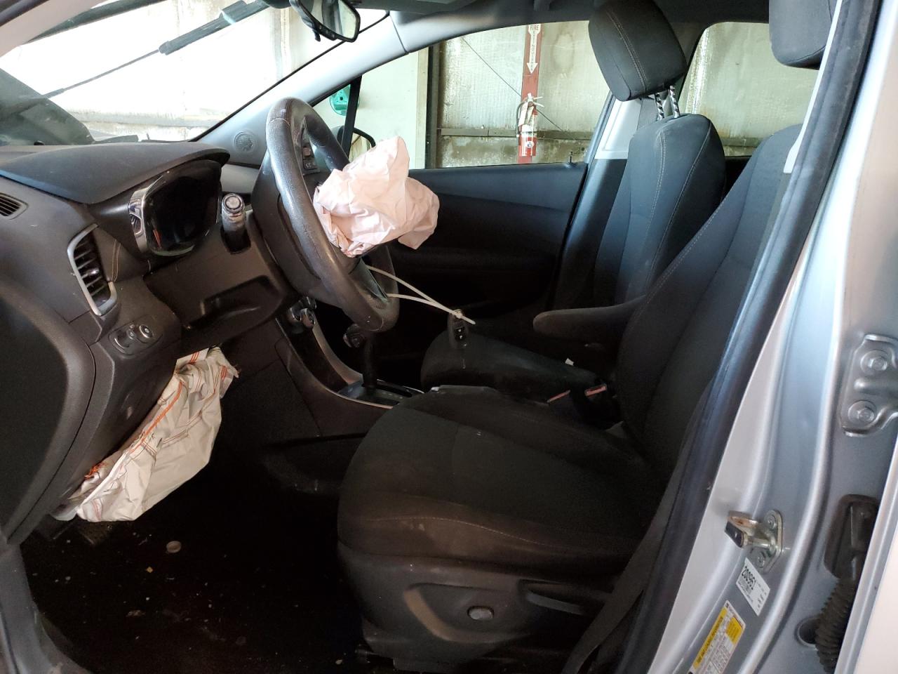 2020 Chevrolet Trax Ls VIN: 3GNCJKSBXLL200175 Lot: 89837925