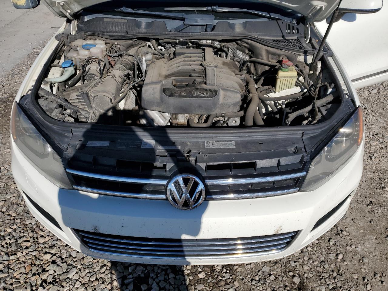 2011 Volkswagen Touareg V6 VIN: WVGFF9BP2BD007045 Lot: 82288525