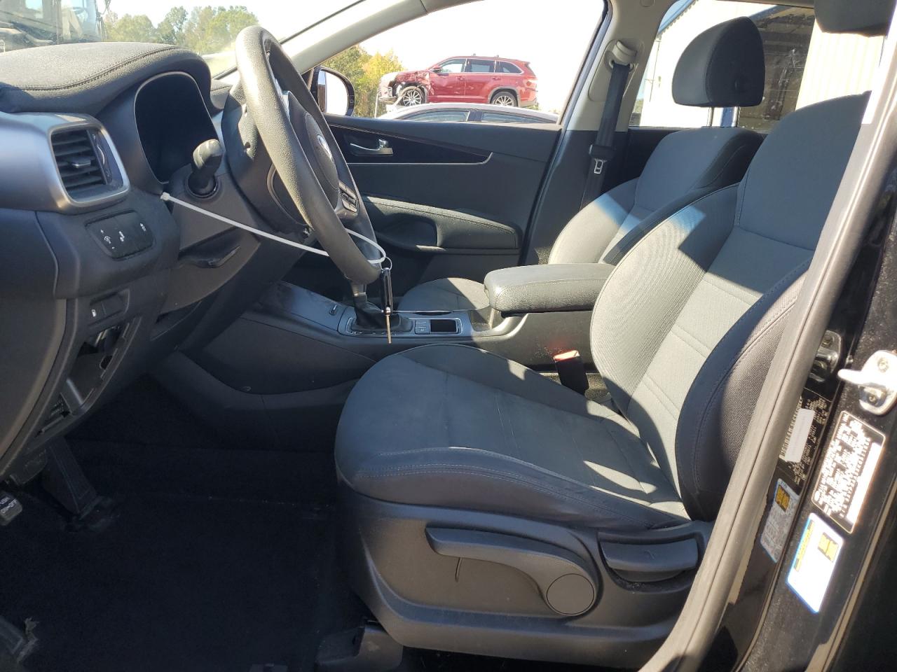 2019 Kia Sorento L VIN: 5XYPG4A3XKG511660 Lot: 85664345