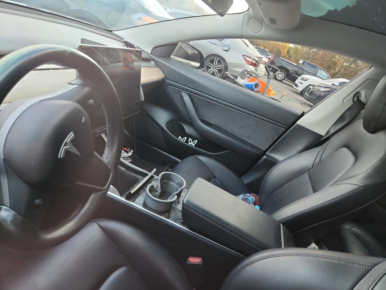 2019 Tesla Model 3 VIN: 5YJ3E1EB5KF386403 Lot: 82427975