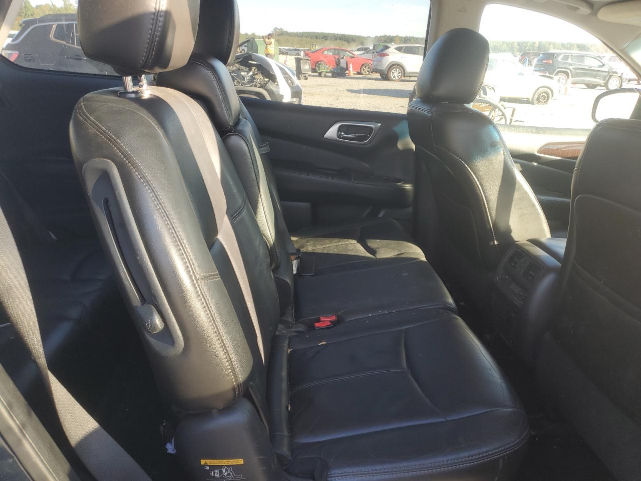 2014 Nissan Pathfinder S VIN: 5N1AR2MM1EC631330 Lot: 85903715