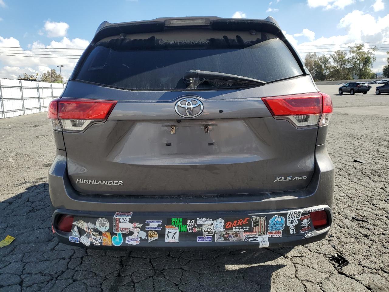 2018 Toyota Highlander Se VIN: 5TDJZRFH0JS531662 Lot: 86839225