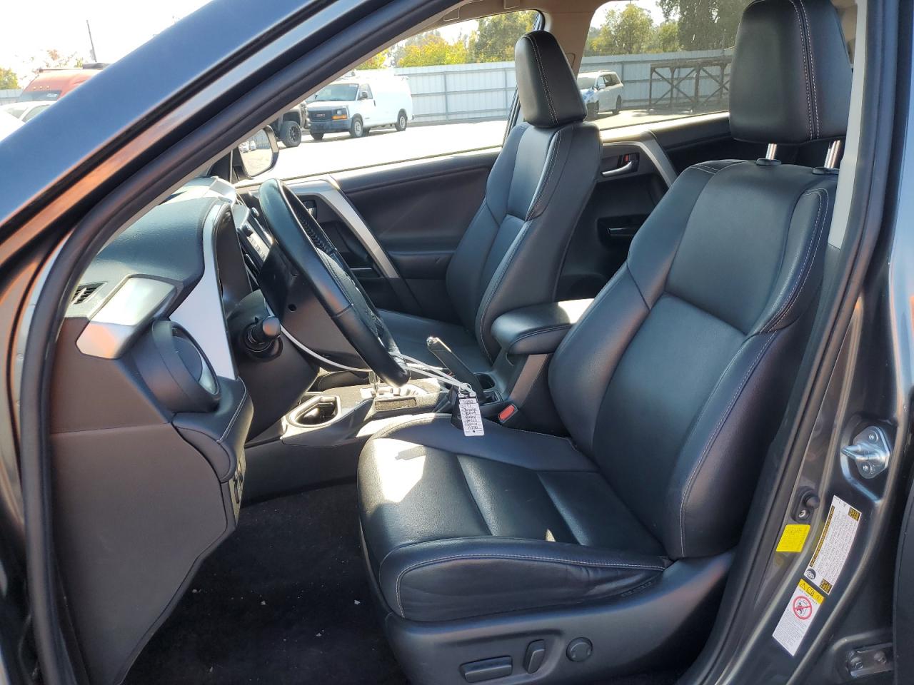 2017 Toyota Rav4 Limited VIN: JTMYFREV6HD107813 Lot: 89902155