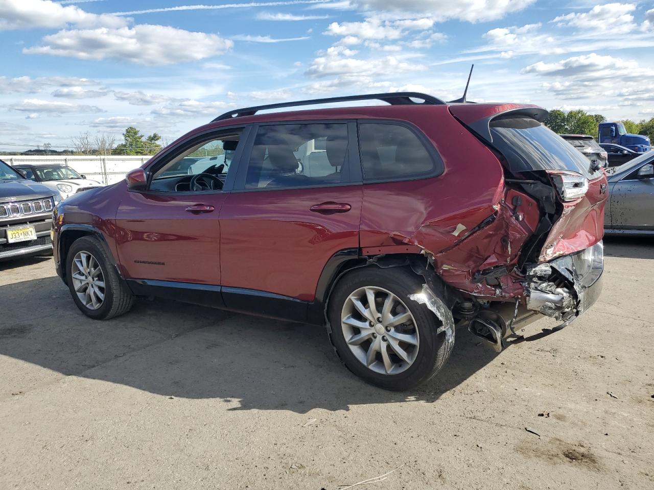 2018 Jeep Cherokee Latitude VIN: 1C4PJMCX5JD622499 Lot: 85121585