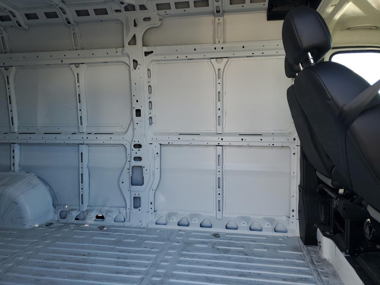 2025 Ram Promaster 3500 3500 High VIN: 3C6MRVHG0SE550046 Lot: 86410745