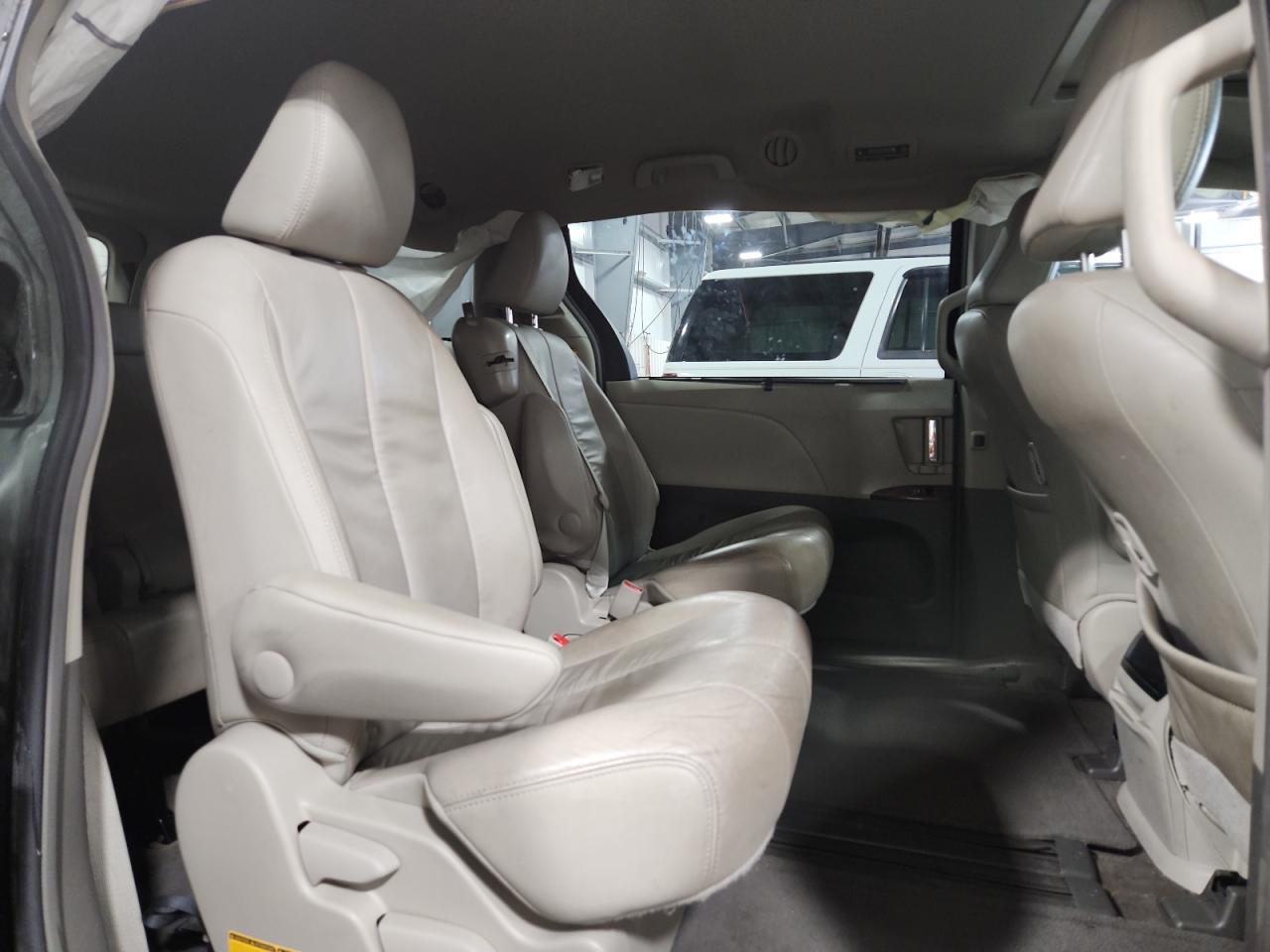 2014 Toyota Sienna Xle VIN: 5TDYK3DC9ES447000 Lot: 84944775