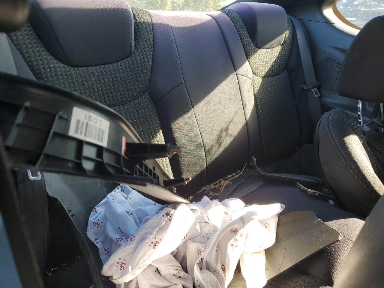 2010 Hyundai Genesis Coupe 2.0T VIN: KMHHT6KD5AU028587 Lot: 82642785