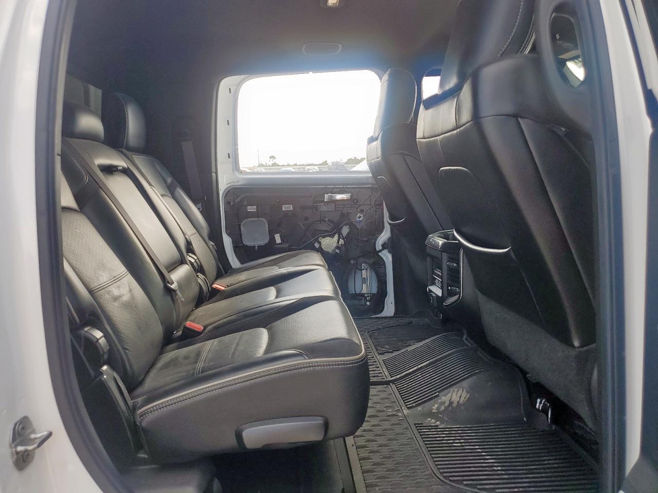 2019 Ram 2500 Laramie VIN: 3C6UR5NL4KG652889 Lot: 82313645