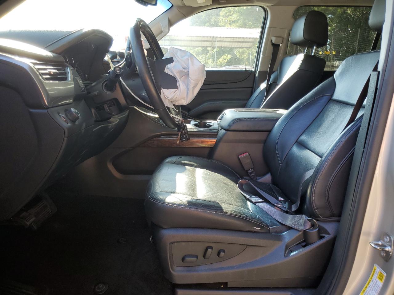 2017 Chevrolet Suburban C1500 Lt VIN: 1GNSCHKC0HR158097 Lot: 84901945