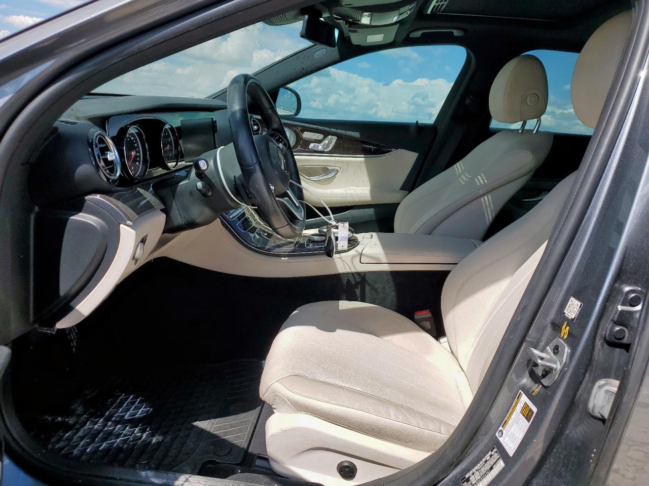 2019 Mercedes-Benz E 300 VIN: WDDZF4JB6KA556247 Lot: 85365755