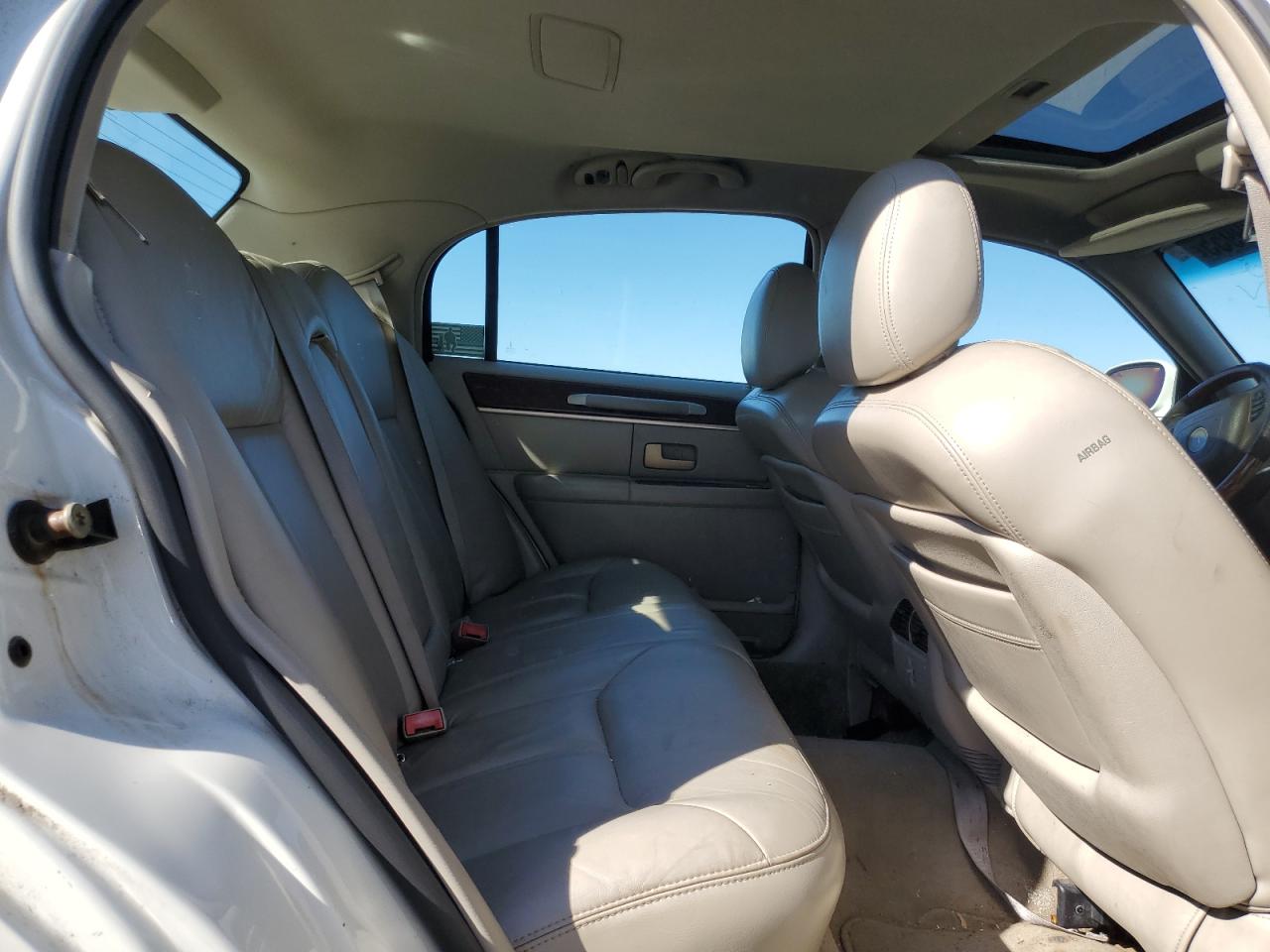 2004 Lincoln Town Car Ultimate VIN: 1LNHM83WX4Y668977 Lot: 85129955