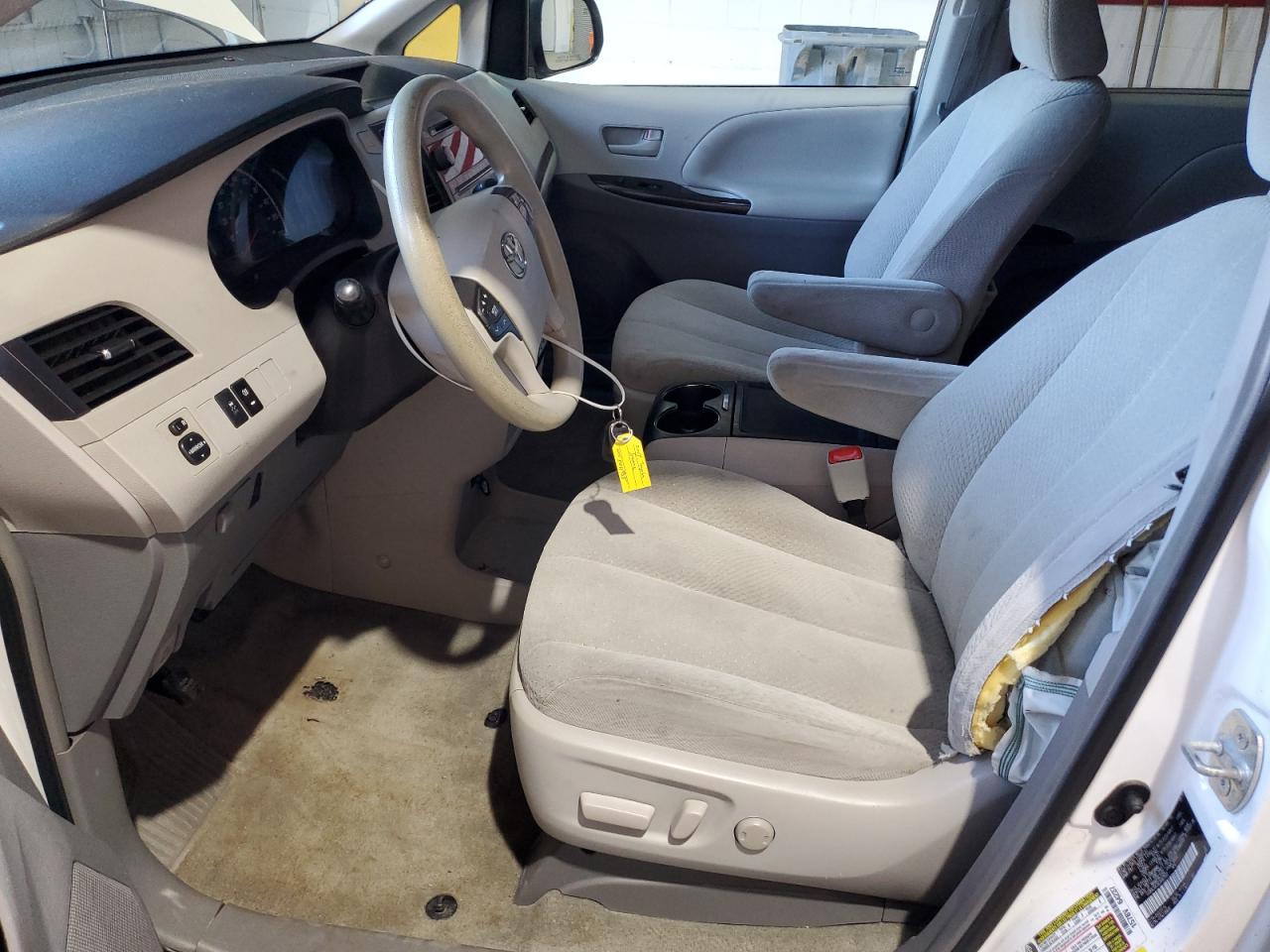 2014 Toyota Sienna Le VIN: 5TDKK3DC5ES487502 Lot: 82305445