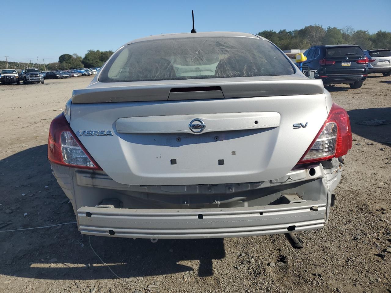 2018 Nissan Versa S VIN: 3N1CN7AP8JL833040 Lot: 82324635