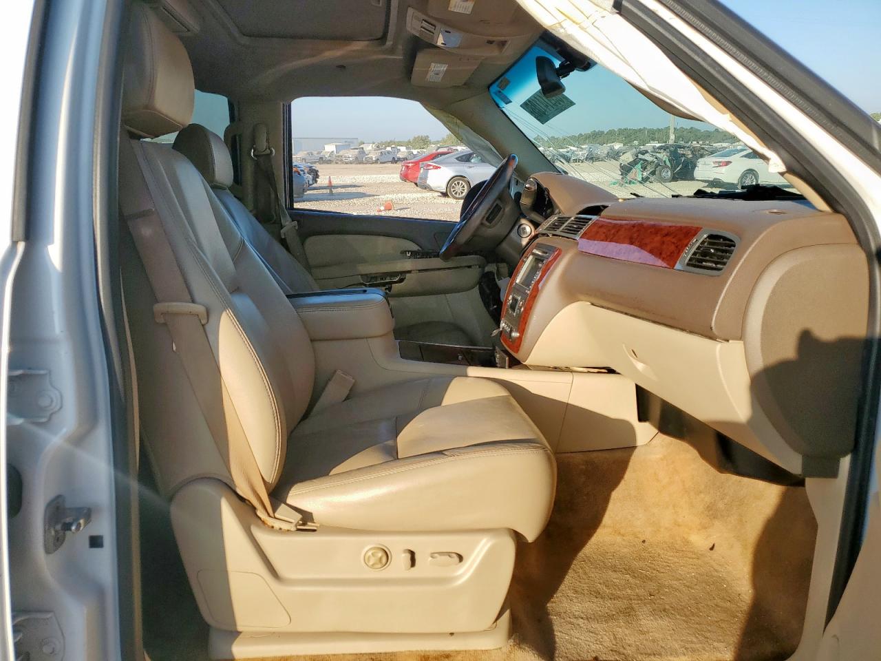 2009 Chevrolet Tahoe C1500 Ltz VIN: 1GNFC33019R104477 Lot: 85914105