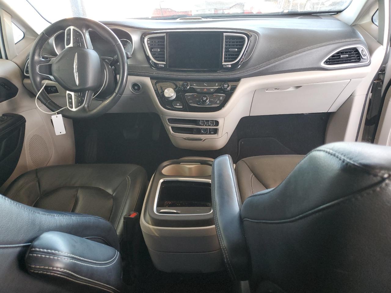 2022 Chrysler Pacifica Hybrid Touring L VIN: 2C4RC1L71NR147874 Lot: 81239205