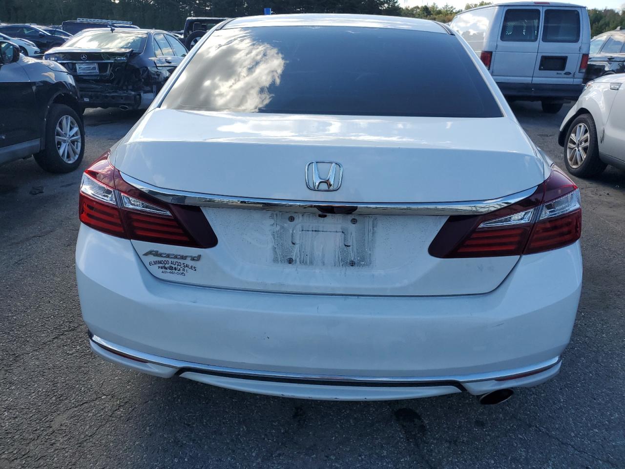2017 Honda Accord Lx VIN: 1HGCR2F32HA283993 Lot: 84626305